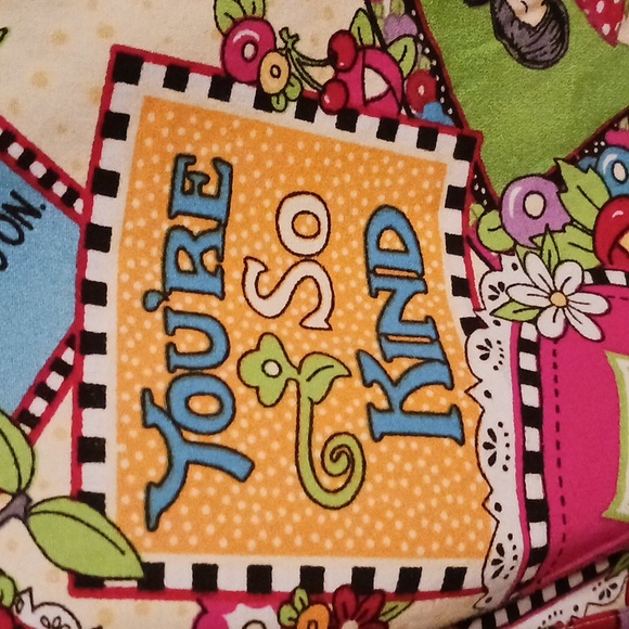 Mary Engelbreit Scrub (top only) Large - Picture 4 of 9